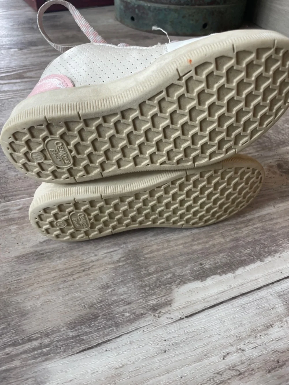 Osh kosh sneakers with glitter